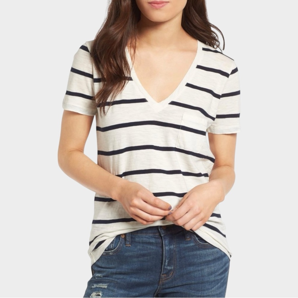 Grace & Lace Relaxed Fit V-Neck Pocket T-Shirt in Black Stripe Women’s Size‎ XS